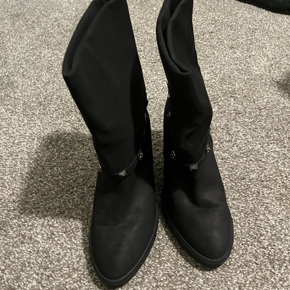 Healed black boots